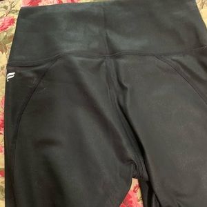Shiny leather look firm compression leggings